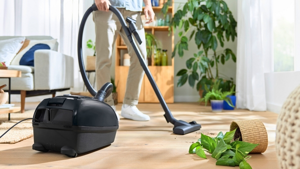 OUTLET Odkurzacz workowy Bosch BGB38BA1 600 W czarny
