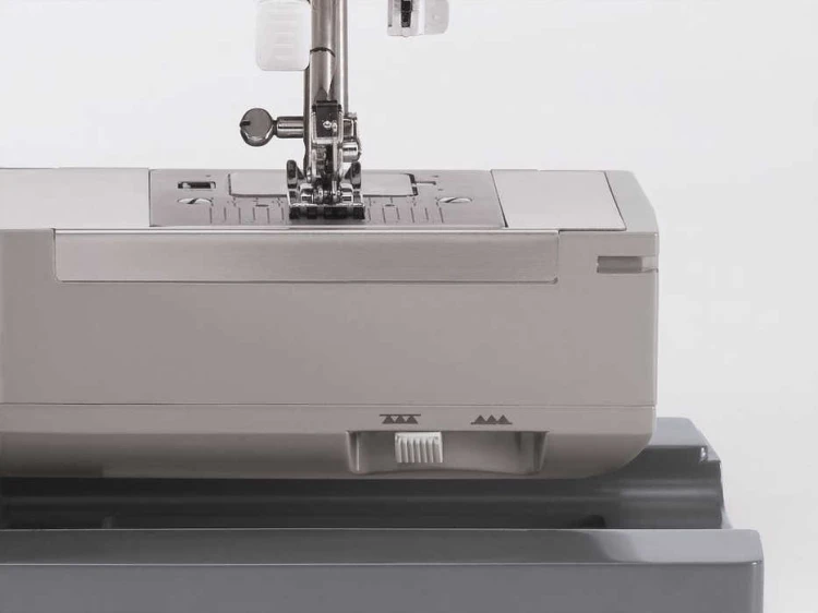 OUTLET Maszyna do szycia SINGER 4423 Heavy Duty